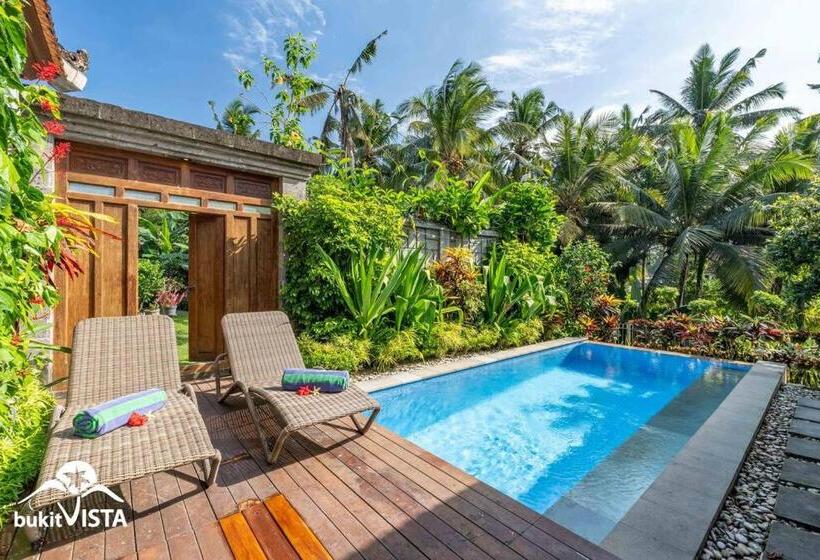 غرفة قياسية مطلّة علي حمام السباحة, Rumah Taman Kutuh