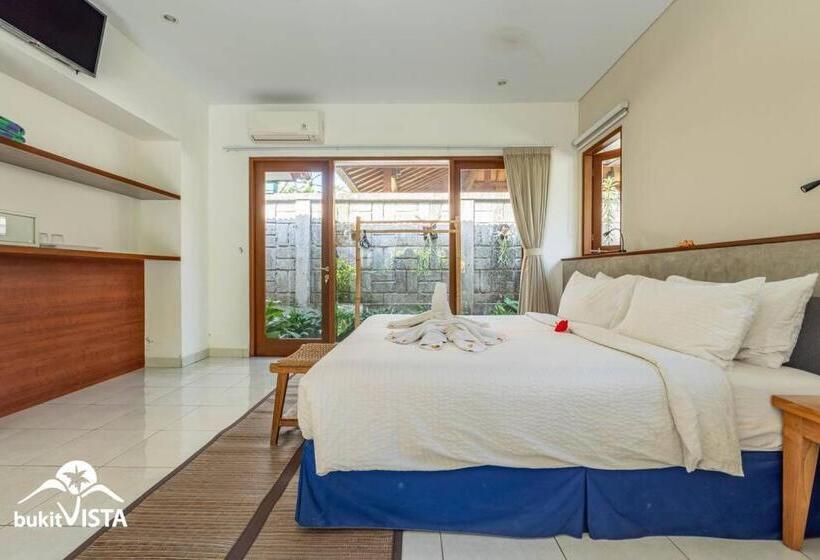 غرفة قياسية مطلّة علي حمام السباحة, Rumah Taman Kutuh