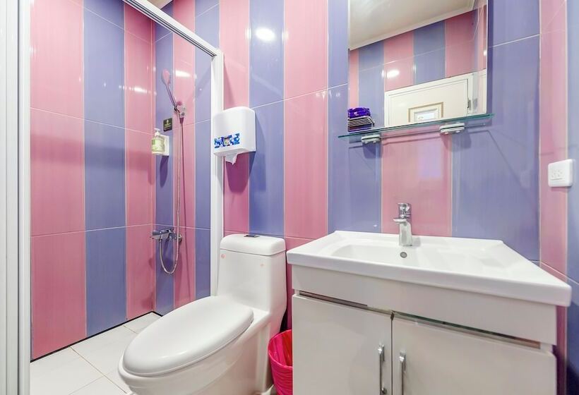 اتاق استاندارد سه تخته با بالکن, Happiness Ocean View B&b