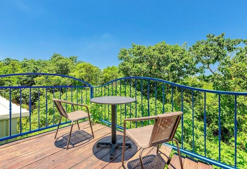 اتاق استاندارد سه تخته با بالکن, Happiness Ocean View B&b