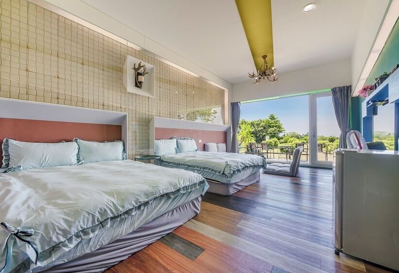 اتاق استاندارد چهارنفره با بالکن, Happiness Ocean View B&b