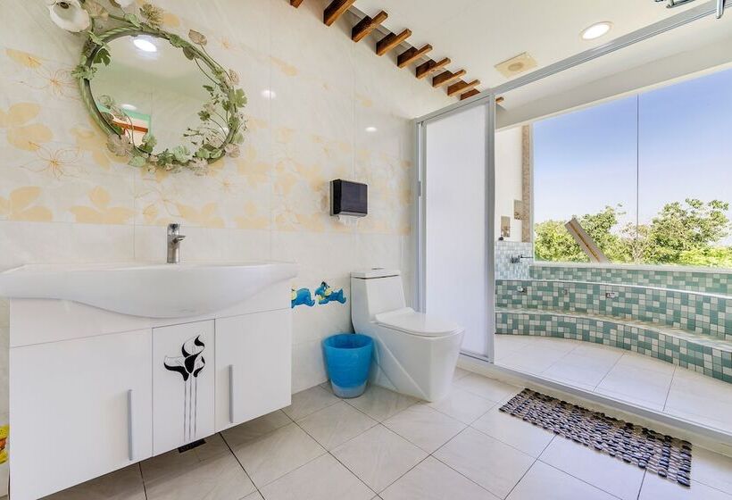 اتاق استاندارد چهار تخته با چشم‌انداز دریا, Happiness Ocean View B&b