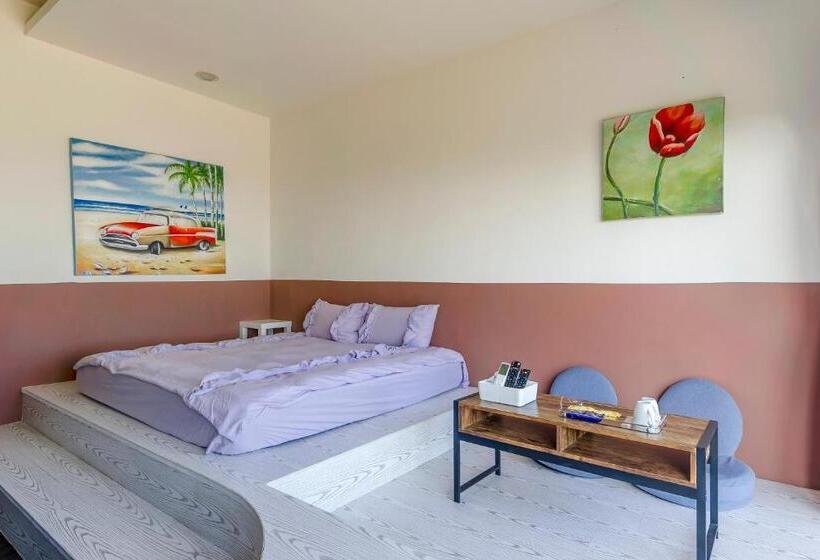اتاق استاندارد با بالکن و چشم‌انداز دریا, Happiness Ocean View B&b