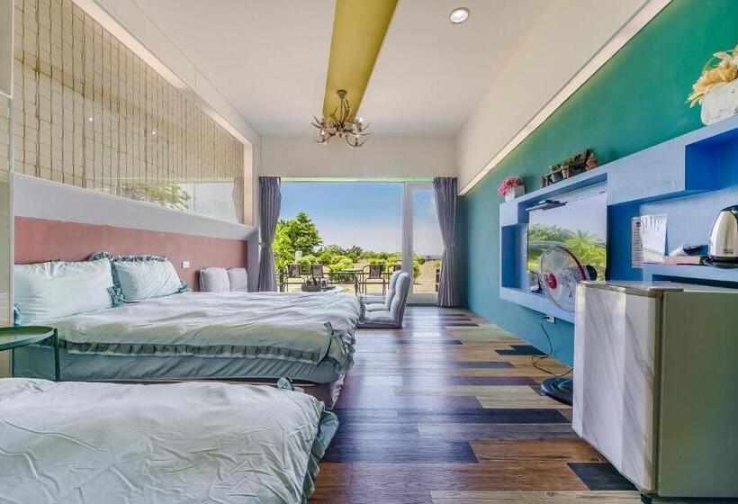 اتاق استاندارد چهارنفره با بالکن, Happiness Ocean View B&b