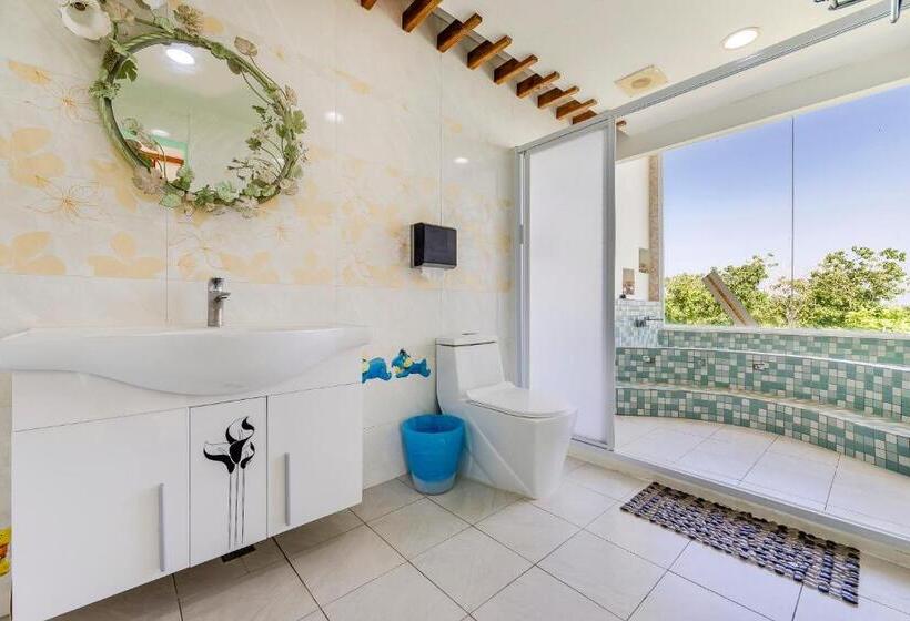 اتاق استاندارد چهار تخته با چشم‌انداز دریا, Happiness Ocean View B&b