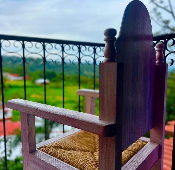 غرفة قياسية, Pedregal