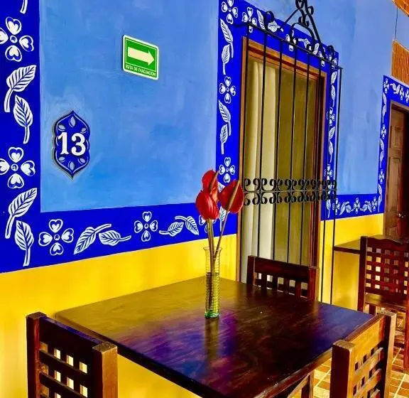 ベーシックトリプルルーム, Pedregal