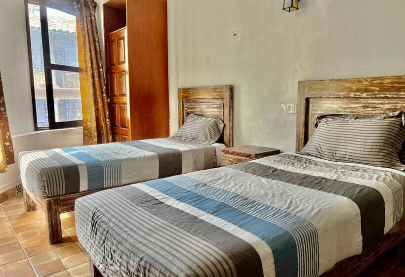 غرفة عائلية, Pedregal