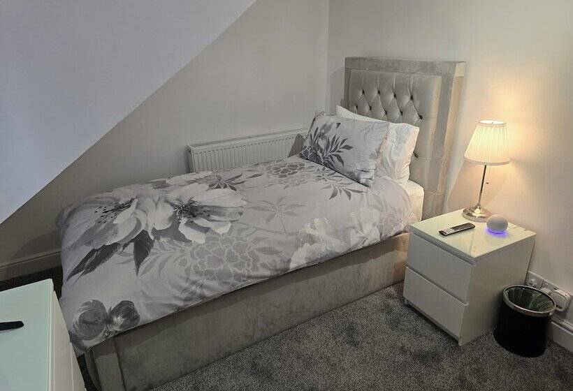 デラックスルーム, Rooms At The Boot And Shoe