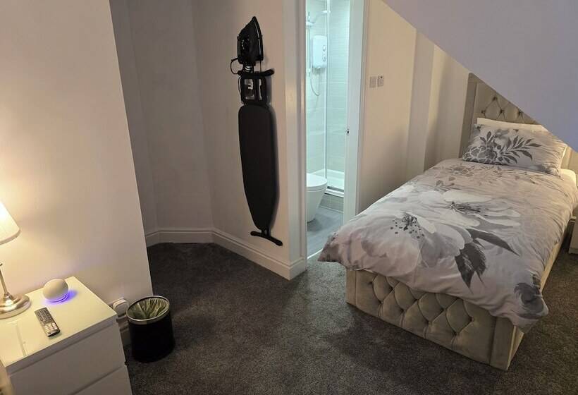 デラックスルーム, Rooms At The Boot And Shoe