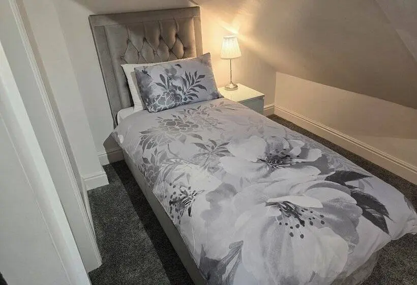 اتاق لوکس, Rooms At The Boot And Shoe