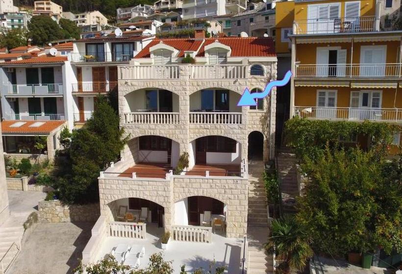 带海景的高档工作室, Apartments And Rooms Hope