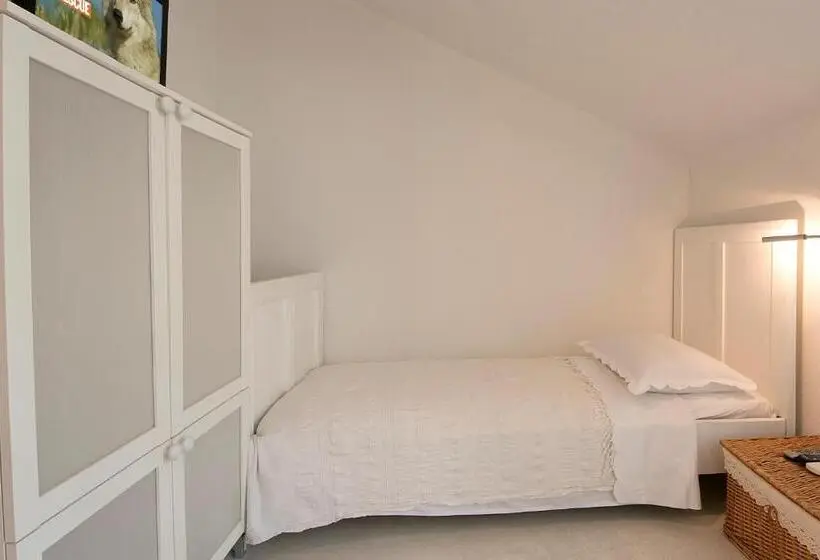 テラス付きシングルルーム, Apartments And Rooms Hope