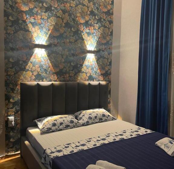 اتاق استاندارد سه نفره, Nits Guest House