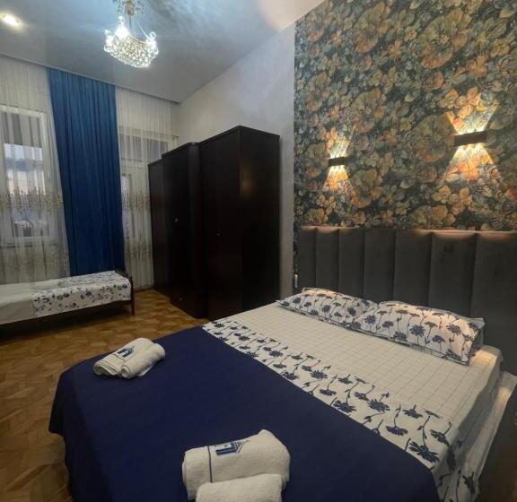 اتاق استاندارد سه نفره, Nits Guest House