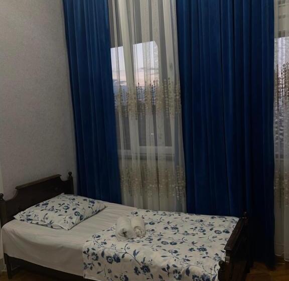 اتاق استاندارد سه نفره, Nits Guest House
