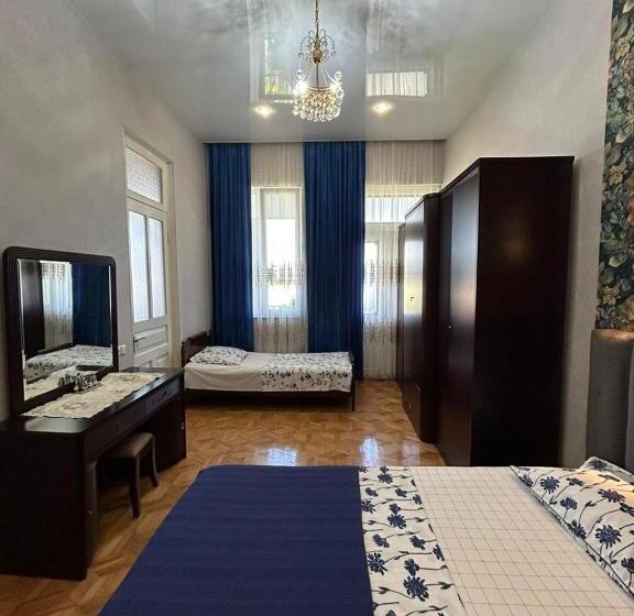 اتاق استاندارد سه نفره, Nits Guest House