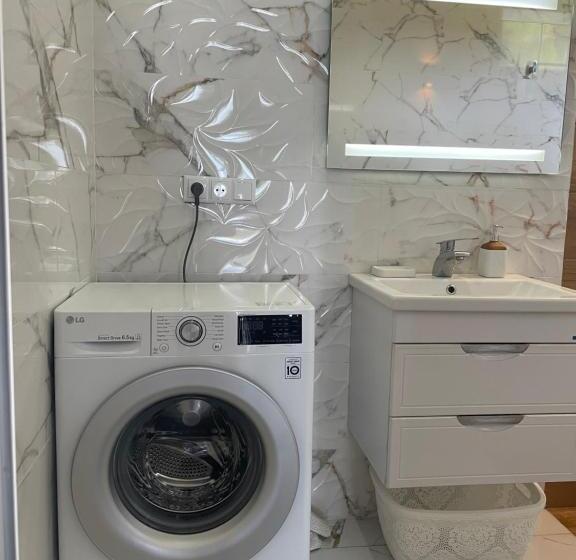 اتاق استاندارد سه نفره, Nits Guest House