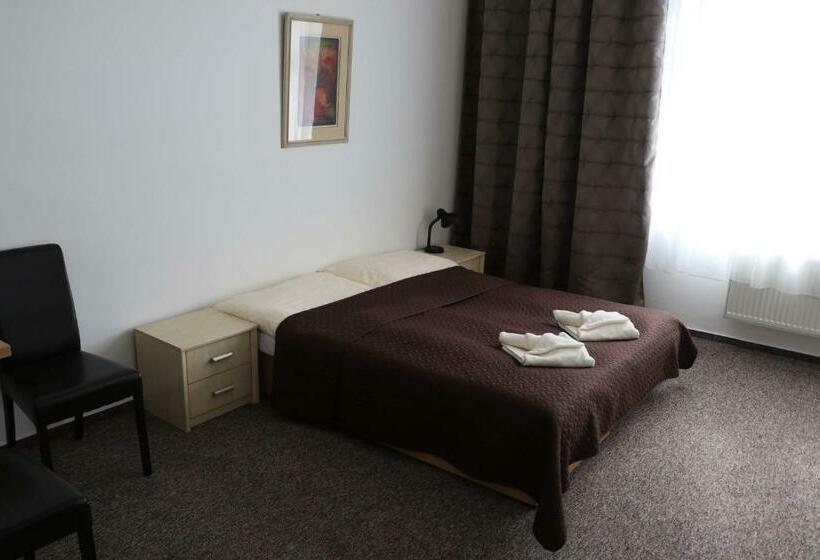 Номер Стандарт Трехместный, Penzion B5