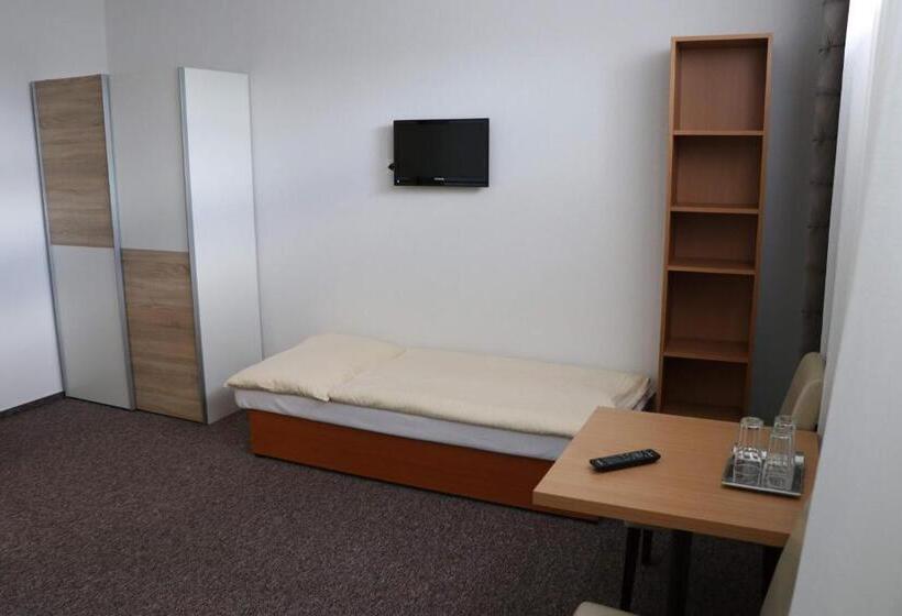 Номер Стандарт Трехместный, Penzion B5