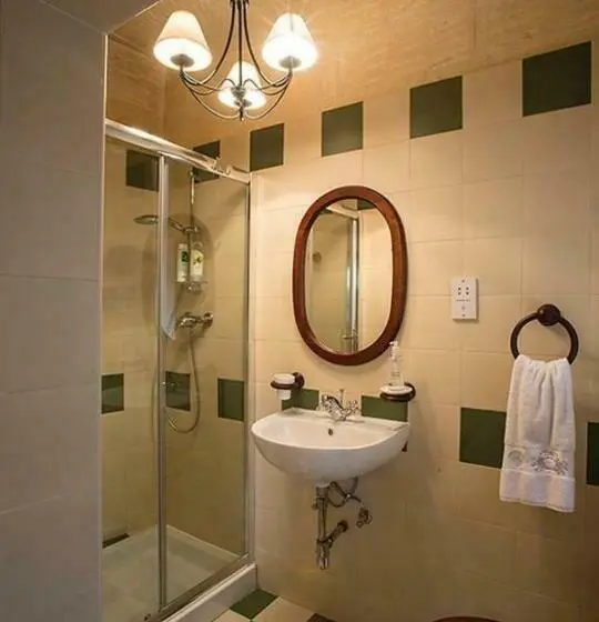 اتاق لوکس, Betty Cake B&b