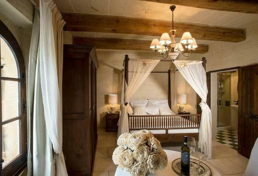 اتاق لوکس, Betty Cake B&b
