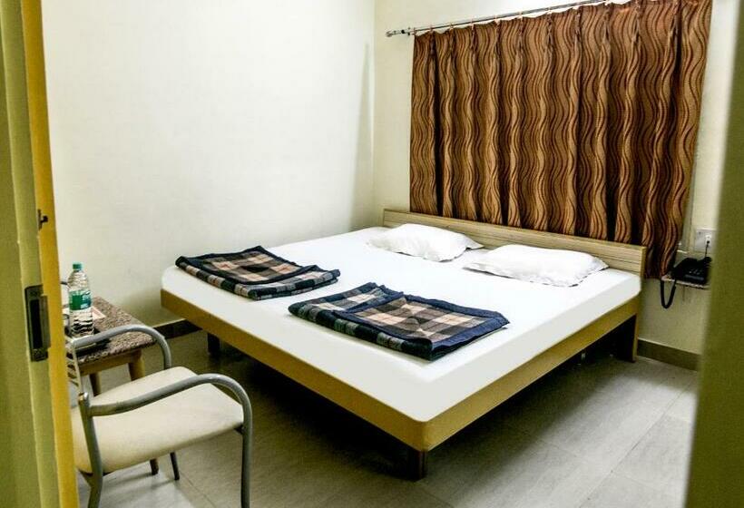 חדר סטנדרט ללא AC, Akashdeep