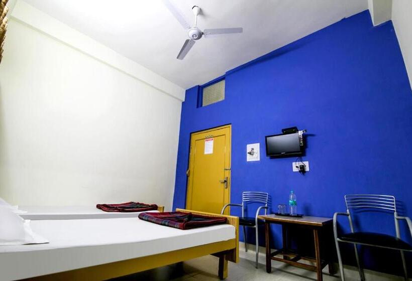 חדר סטנדרט, Akashdeep