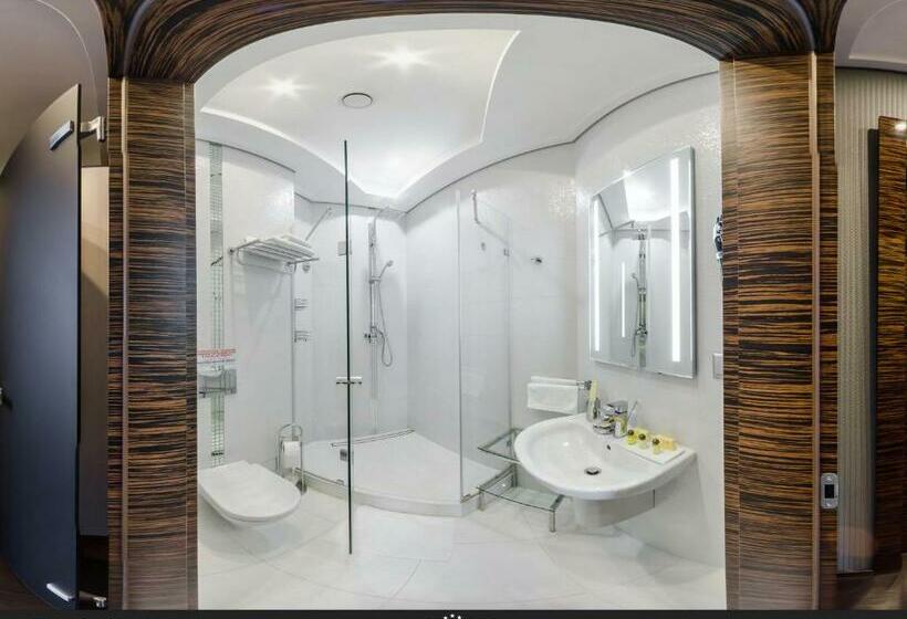 اتاق کلاسیک یک تخته, Arena