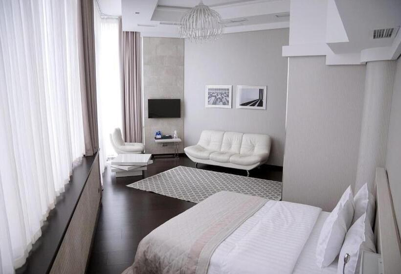 اتاق لوکس, Arena