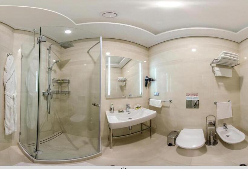 اتاق لوکس, Arena