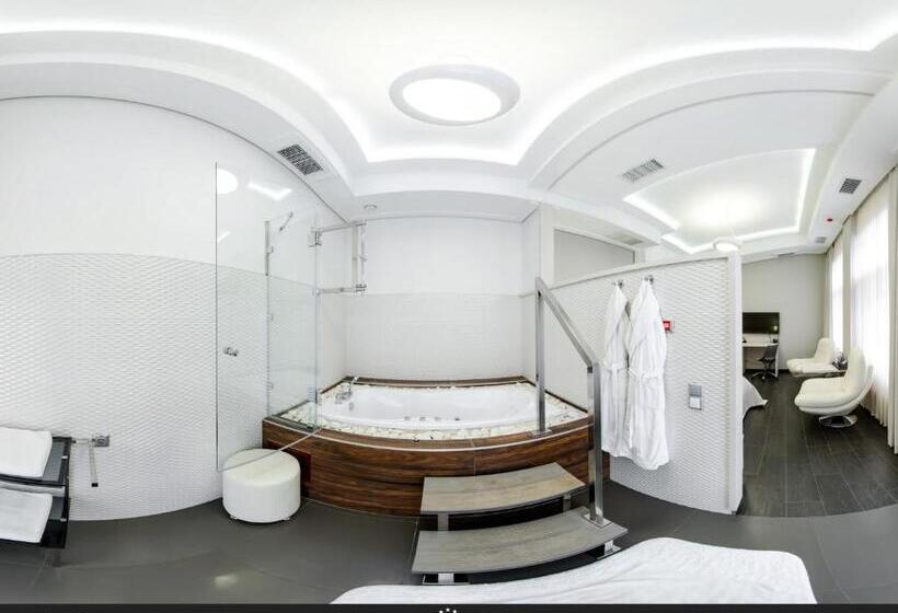 اتاق کلاسیک, Arena