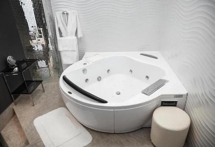 Habitació Deluxe, Arena