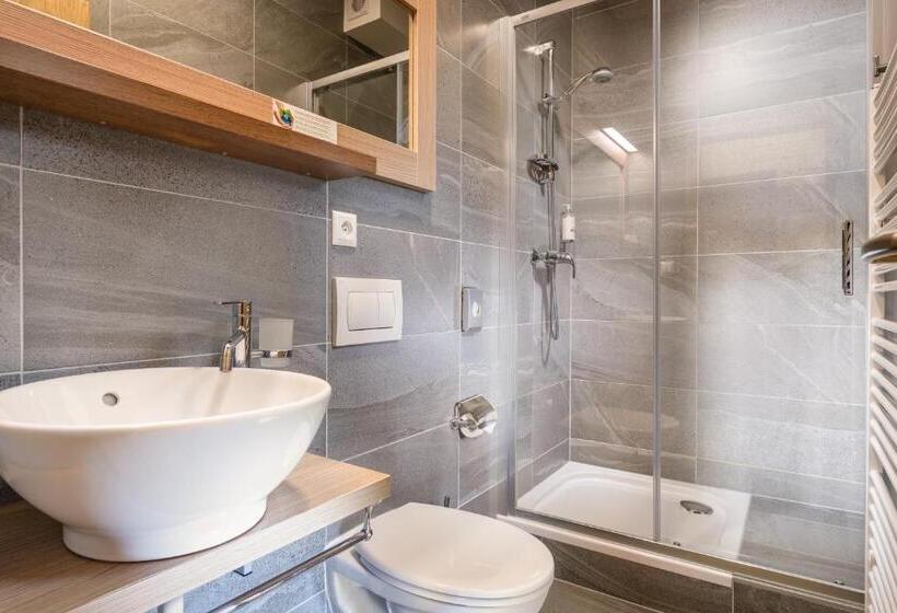 Номер Стандарт, Björnson Jasná & Björnson Tree Houses