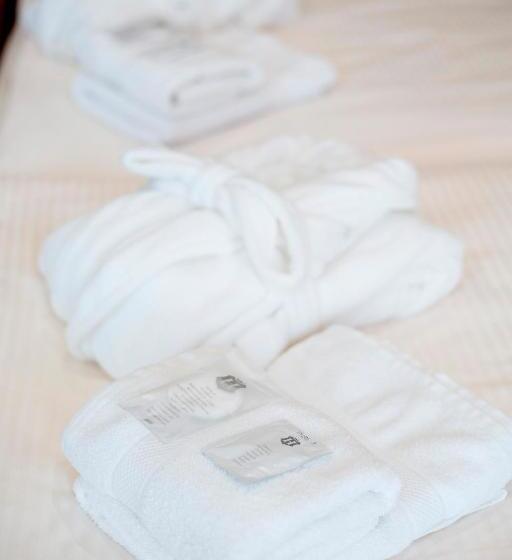 غرفة قياسية ثلاثية, Bristol