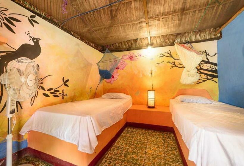 اتاق استاندارد با سرویس بهداشتی مشترک, El Delfin