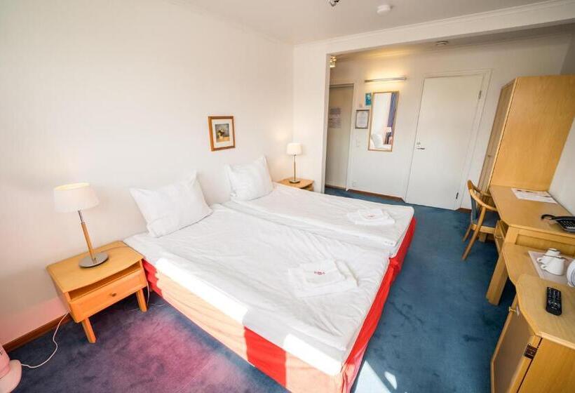 标准间, Karolineburg Manor House