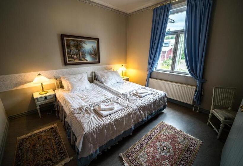 家庭套房, Karolineburg Manor House