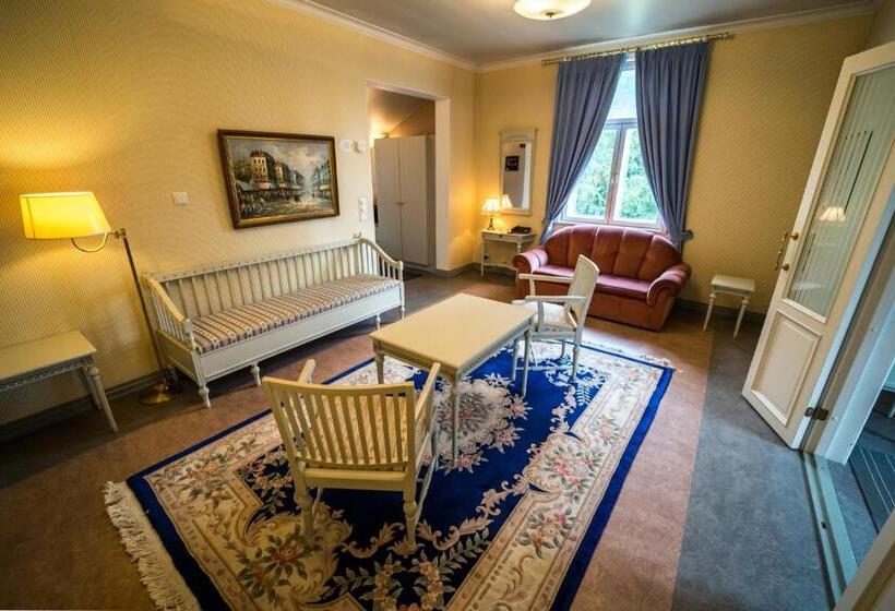 家庭套房, Karolineburg Manor House