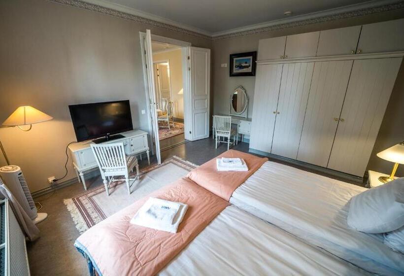 行政套房, Karolineburg Manor House