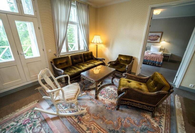 行政套房, Karolineburg Manor House