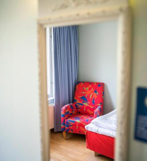 标准单人间, Karolineburg Manor House