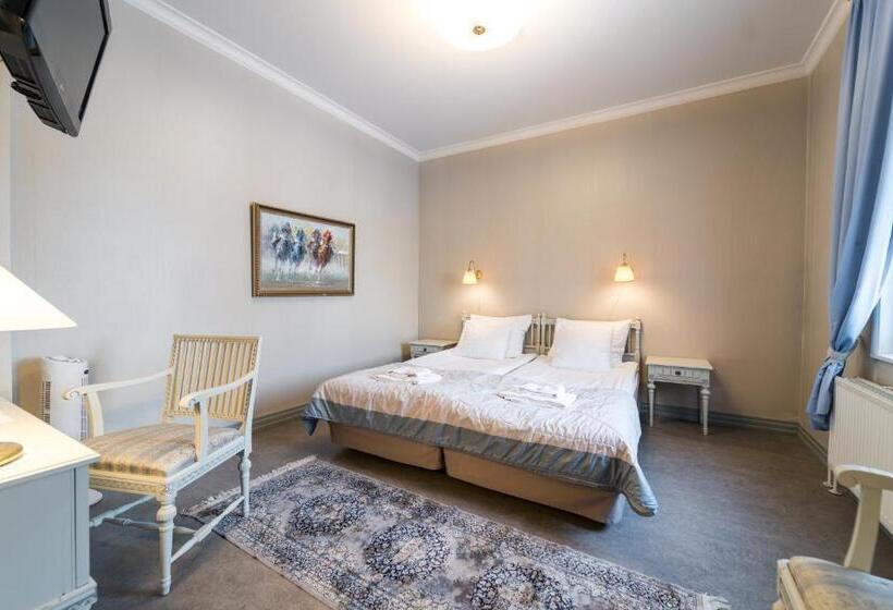 标准间, Karolineburg Manor House