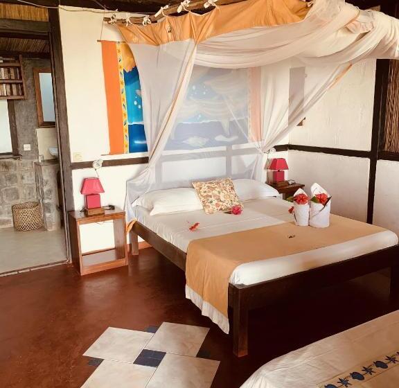 스탠다드 방갈로, Libertalia