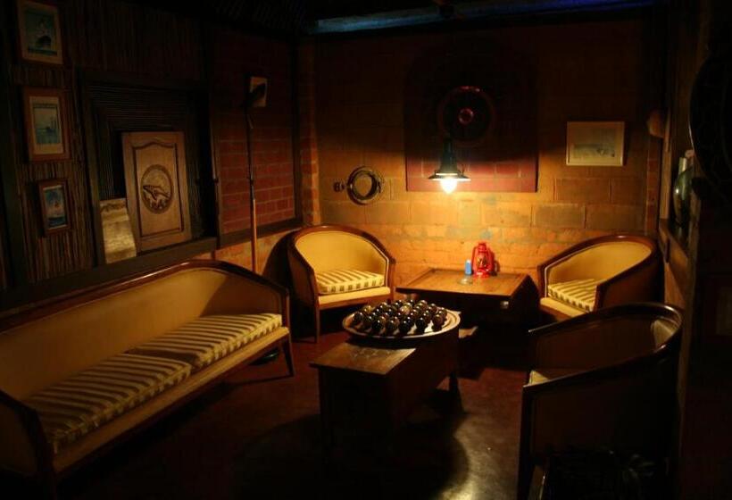 패밀리 룸 바다 전망, Libertalia