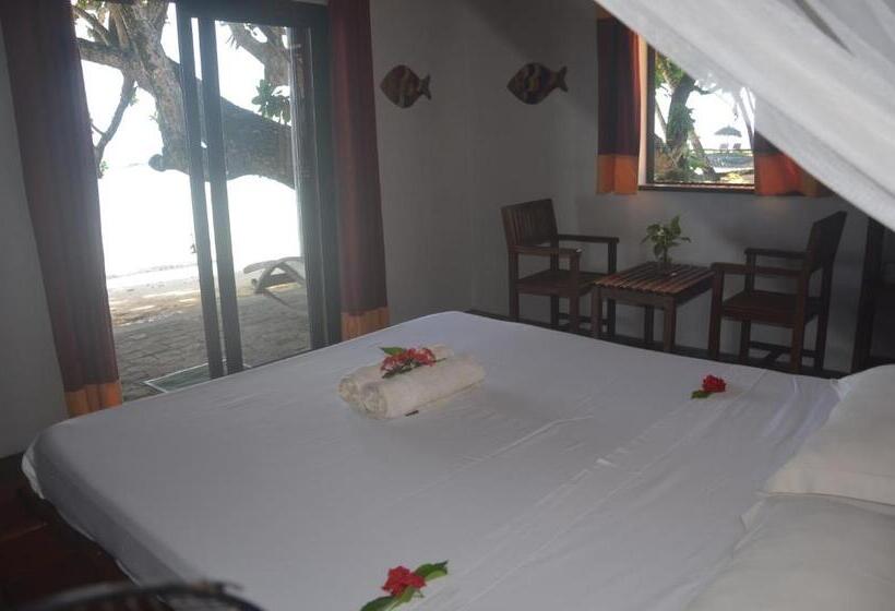 디럭스 방갈로, Libertalia