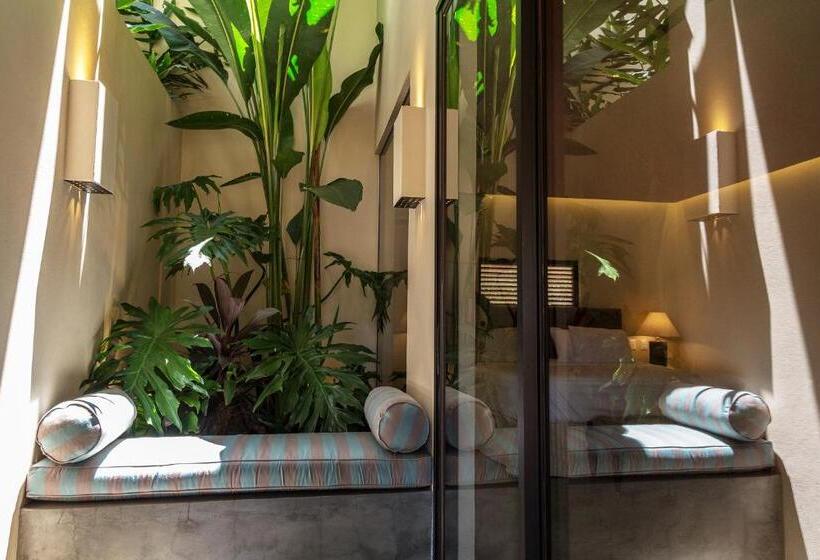 套房带园景, Meson Nadi