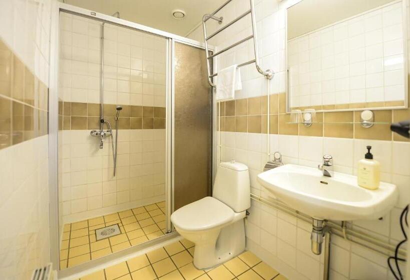 غرفة قياسية مطلّة علي البحر, Sea Front