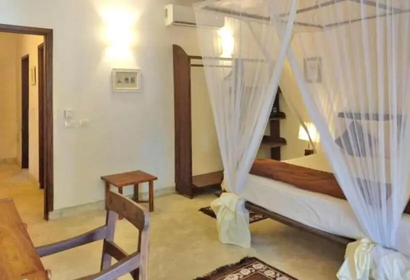 Perhehuone Puutarhanäkymä, Pongwe Bay Resort