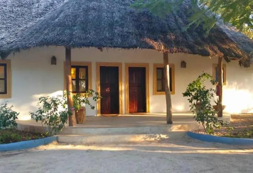 Perhehuone Puutarhanäkymä, Pongwe Bay Resort